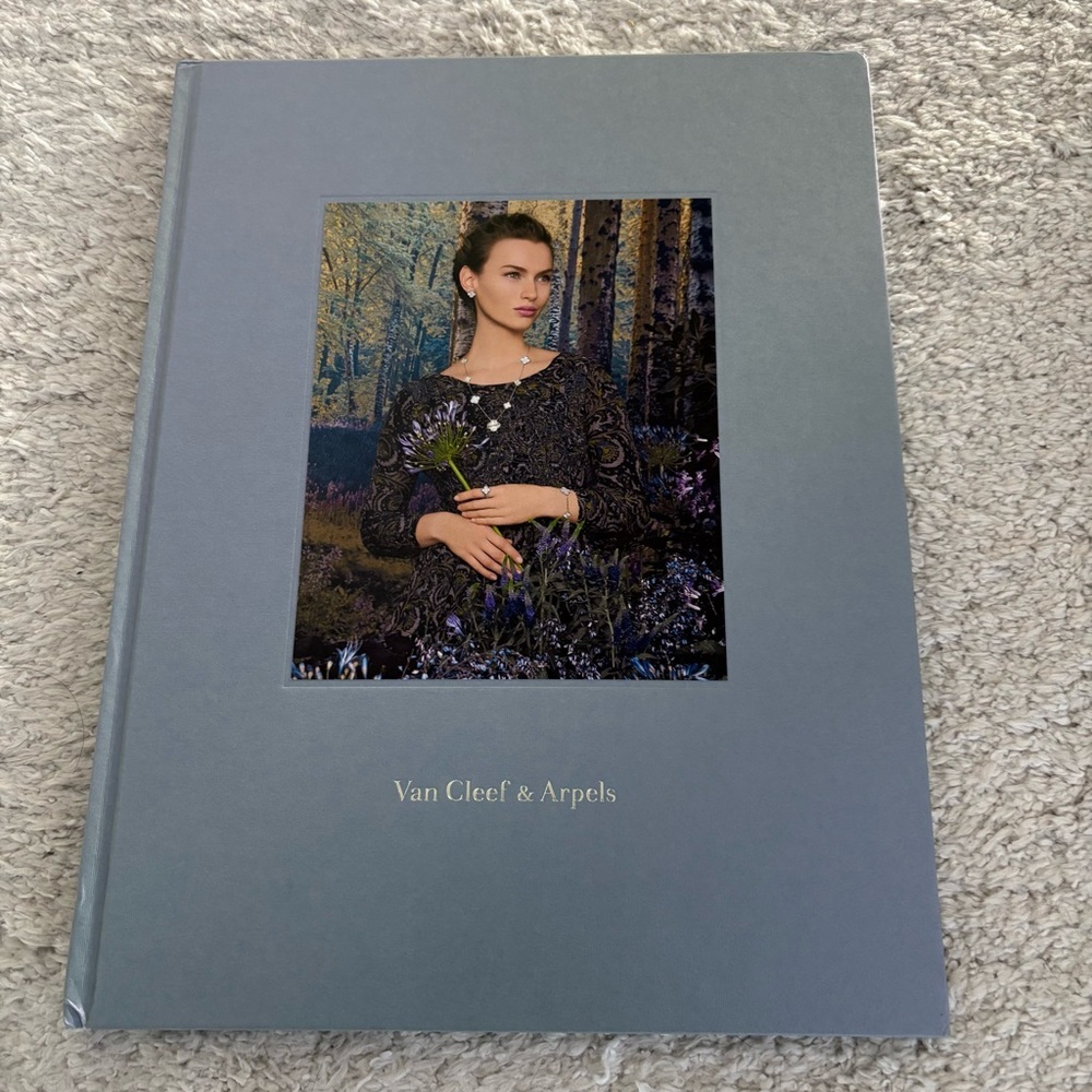 Van Cleef & Arpels Catalog Look Book